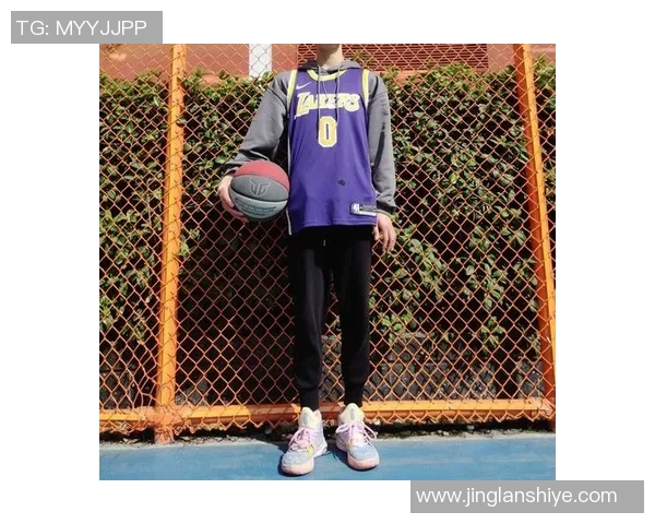 12号球衣的篮球明星们如何在赛场上书写传奇与荣耀