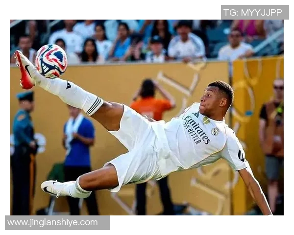 10号球衣的女足球明星如何在绿茵场上书写传奇人生与荣耀篇章